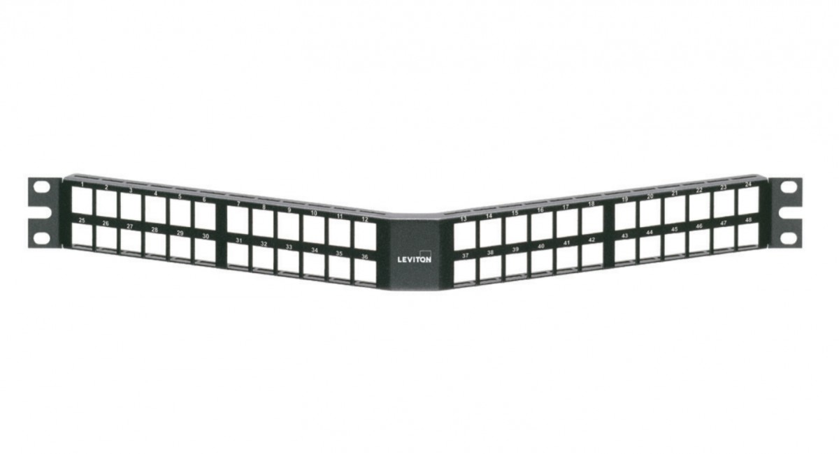 Patch Panel Modular Metalico Quickport Angulado De 48 Ptos Alta Densidad (1 U.r) Para Montar En Rack Mca Leviton